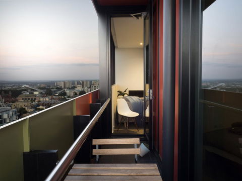 LittleStay Swanston - 2 Bedroom Aptm - Flights 25