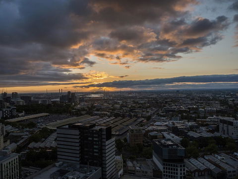 LittleStay Swanston - 2 Bedroom Aptm - Flights 23