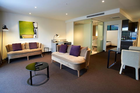 Corporate Living Accommodation Hawthorn - Flights 17