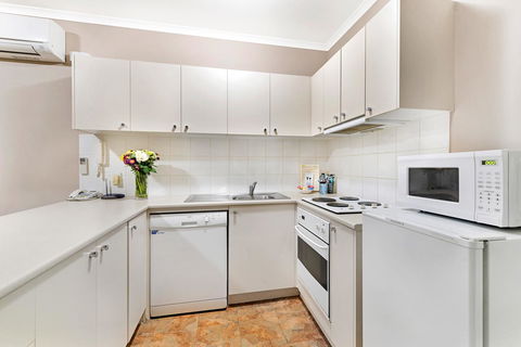 Punt Road Apartment Hotel - Flights 12