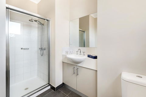 Punt Road Apartment Hotel - Flights 5