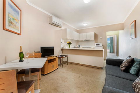 Punt Road Apartment Hotel - Flights 13