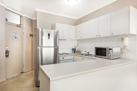 Punt Road Apartment Hotel - Flights 1