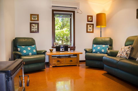 Ashwood Cottages - Flights 15
