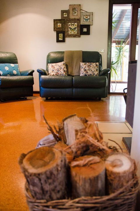 Ashwood Cottages - Flights 7