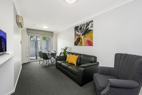 Apartments 521 - Flights 8