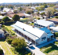 THE GABLES MUDGEE - Flights