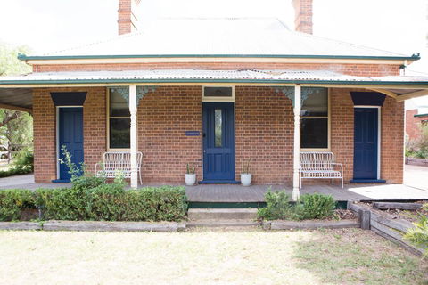 The Little Cooking School And Accommodation - Flights 0