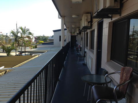 The Metropolitan Hotel - Flights 2