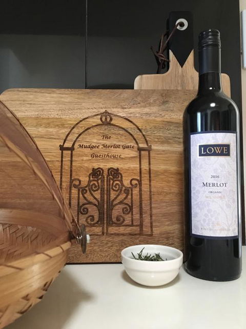 The Mudgee Merlot Gate Guesthouse - Flights 2
