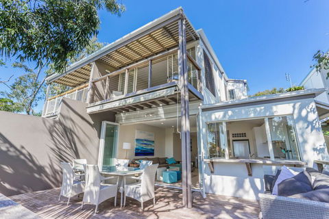 The Peachy Life, Sunshine Beach - Flights 0