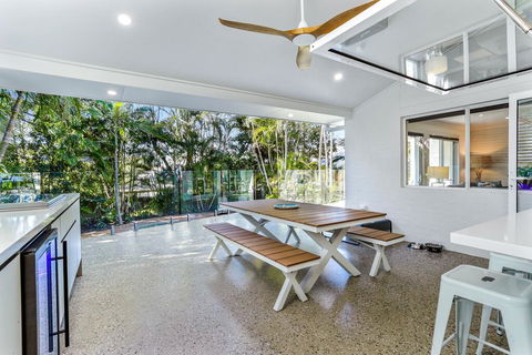 The Perfect Pet Friendly Escape, Sunshine Beach - Flights 1