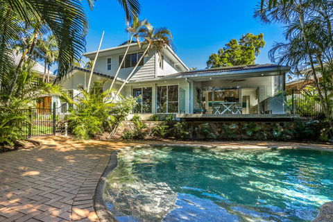 The Perfect Pet Friendly Escape, Sunshine Beach - Flights 0