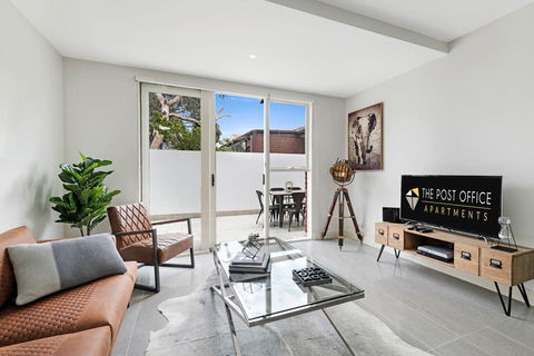 The Post Office Apartments - Flights 3