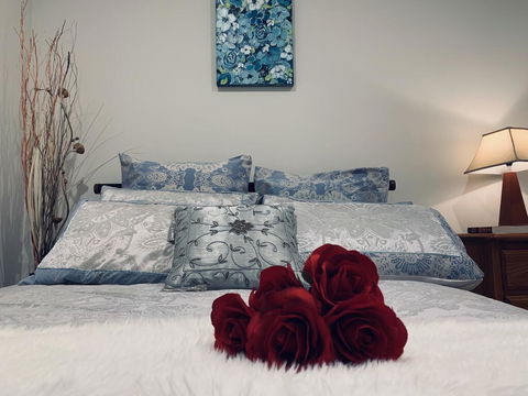 The Private , Green And Cozy Home In Caulfield - Flights 0