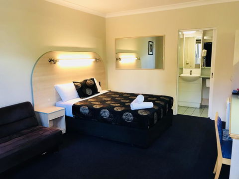 The Shamrock Hotel - Flights 2