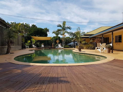 Tiona Holiday Park - Flights 1