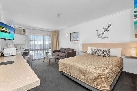 Tweed Harbour Motor Inn - Flights 1