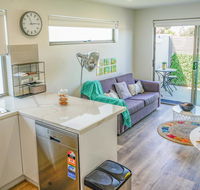 U201 Brunswick Living Brand New Deluxe Balcony Upper Floor Apartment close to Airport and CBD - Flights