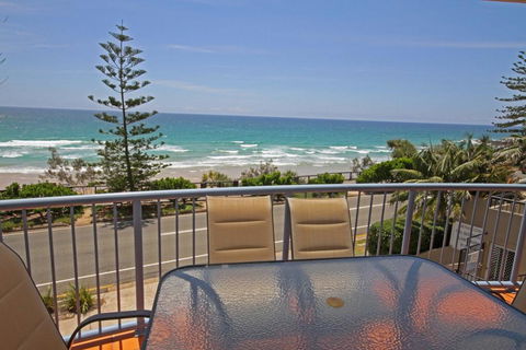 Unit 3, The Rocks, 1746 David Low Way Coolum Beach - 500 BOND - Flights 1