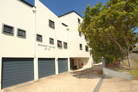 Unit 4, Beaumont Sur Mer, 13 - 15 Pacific Terrace Coolum Beach, 400 BOND, LINEN SUPPLIED - Flights 2
