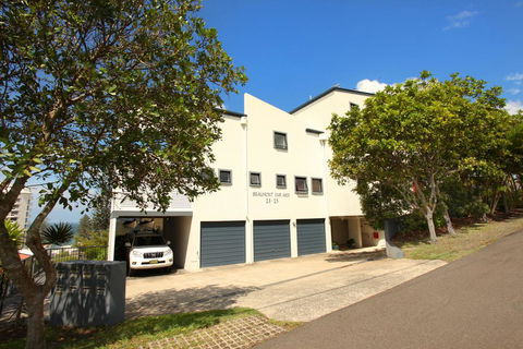 Unit 4, Beaumont Sur Mer, 13 - 15 Pacific Terrace Coolum Beach, 400 BOND, LINEN SUPPLIED - Flights 1