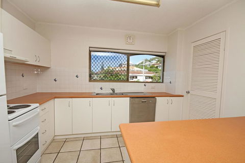 Unit 4, Cooltoro Court, 7 Frank Street Coolum Beach, 400 BOND, LINEN INCLUDED - Flights 3
