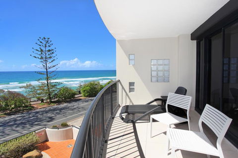 Unit 4, The Rocks, 1746 David Low Way Coolum Beach - 500 Bond - Flights 1