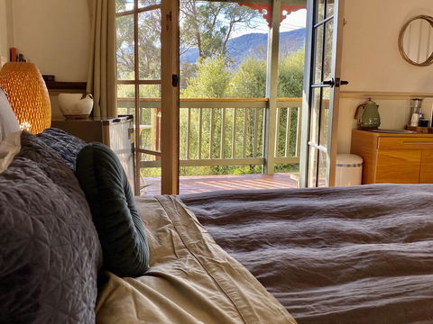 Valley Abode Large Studio Suite -private Ensuite - Flights 0