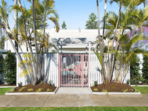 Ventura Beach Motel - 1 Bedroom Unit 8 - Flights 3