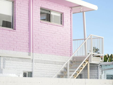 Ventura Beach Motel - 1 Bedroom Unit 9 - Flights 3