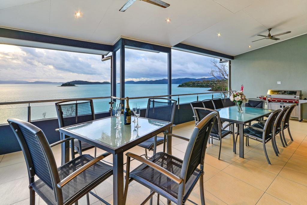 Hamilton Island QLD Flights