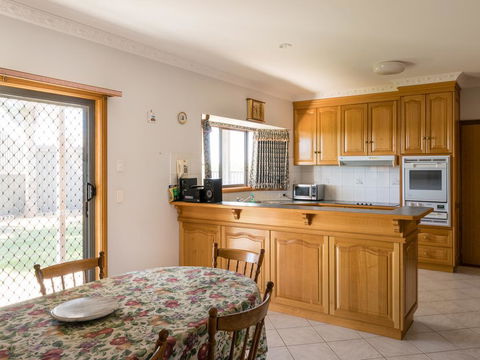 Vineyard Retreat Mildura - Flights 3