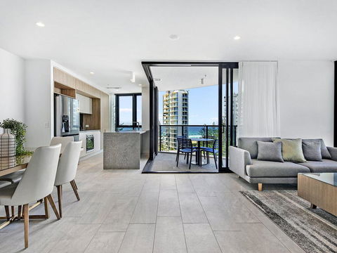 Vue Broadbeach Private 2 Bed Ocean View - Flights 1