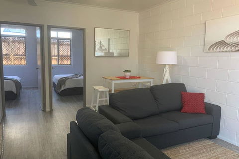 Walk To Lamberts Beach With Wi-fi And Netflix - Flights 2