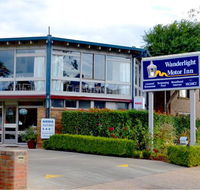 Wanderlight Motor Inn - Flights