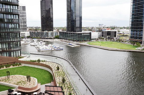 Auzzie Apartments Docklands, Melbourne - Flights 20