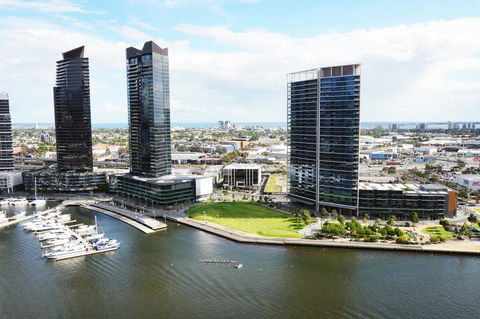 Auzzie Apartments Docklands, Melbourne - Flights 16