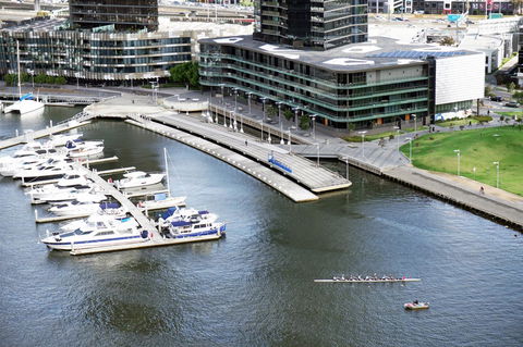 Auzzie Apartments Docklands, Melbourne - Flights 11