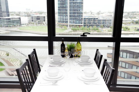 Auzzie Apartments Docklands, Melbourne - Flights 24
