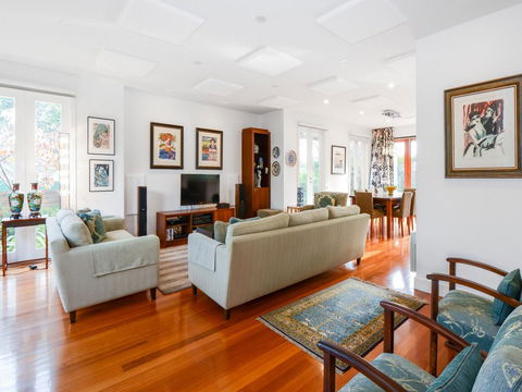 Boutique Stays - Maple On Kent - Flights 2