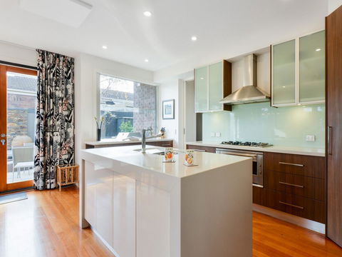Boutique Stays - Maple On Kent - Flights 4