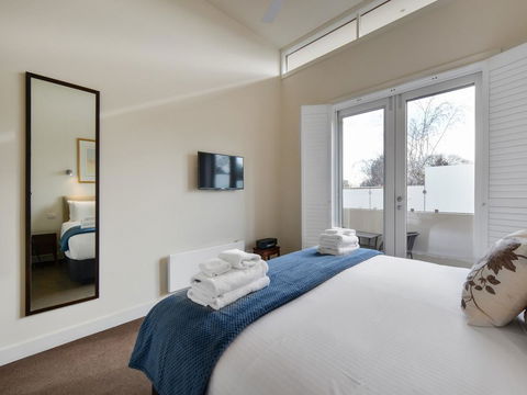 Boutique Stays - Maple On Kent - Flights 10