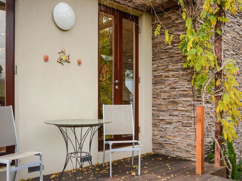 Boutique Stays - Maple On Kent - Flights 23