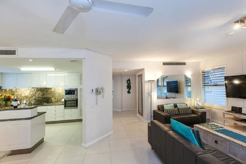 Emerald Noosa - Flights 8