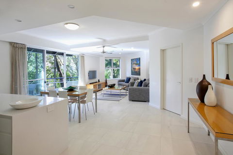 Emerald Noosa - Flights 23