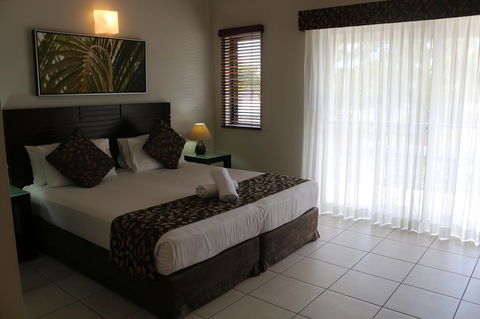 Blue Lagoon Resort - Flights 18