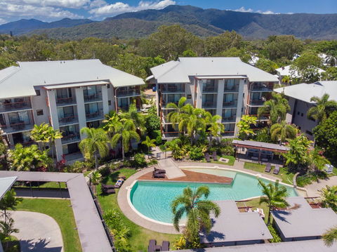 Blue Lagoon Resort - Flights 5