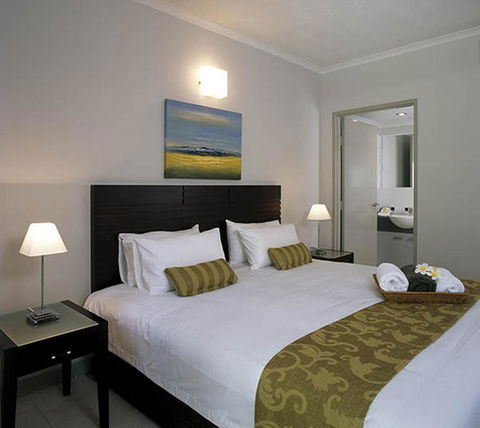 Blue Lagoon Resort - Flights 25