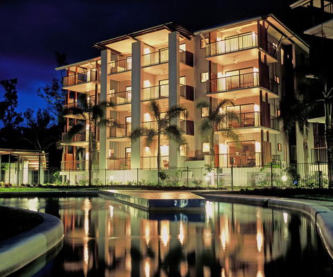 Blue Lagoon Resort - Flights 15